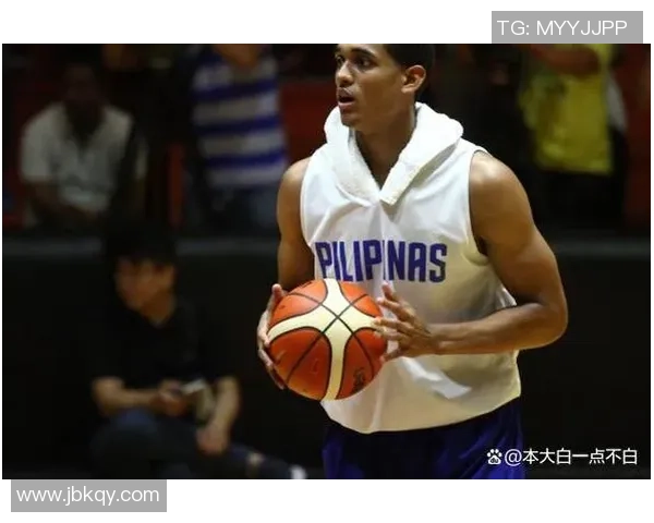 港译足球球星崭露头角 迎接国际舞台挑战 成就辉煌新篇章