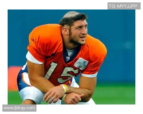 足球球星耳环潮流风向标：从场上到场下的时尚配饰演绎