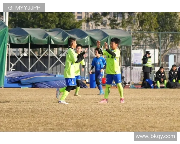 球星成长之路从喜欢上足球开始追逐梦想迈向辉煌舞台 球星成长之路从喜欢上足球开始追逐梦想迈向辉煌舞台