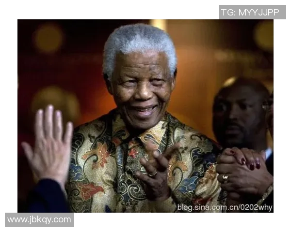 拥有不变娃娃脸的足球明星：揭秘他永葆青春的秘诀与传奇经历